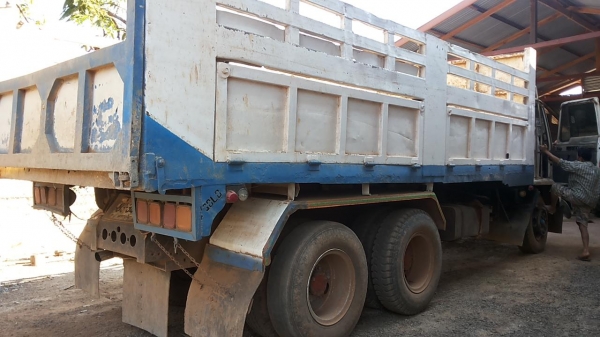 **840,000 บ.ต่อรอง**ขาย10ล้อ2เพลาดั๊ม ISUZU ROCKY 175(ร็อคเล็ก) คัสซี359xxx แบบรุ่นFVZ12MY ปี32 วางเครื่อง6BG1 175ฝาส้ม(ยังไม่ลงเล่ม) เครื่องแน่นดี แรงอึด ประหยัด ช่วงล่างใหญ่ 2เพลา200 คัสซีดี ไม่ปะไม่ดาม มีบวมชัดเจนกลางตัวข้างซ้ายรถ กระบะดั๊มเหล็กสภาพดีพ