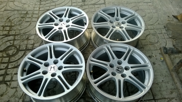 ขายยางล้อHONDA ขอบ17ชุดละ9800