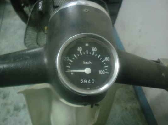 ขาย F50 เครื่องดีครับสภาพตามรูปครับ มีทะเบียนชุดโอน