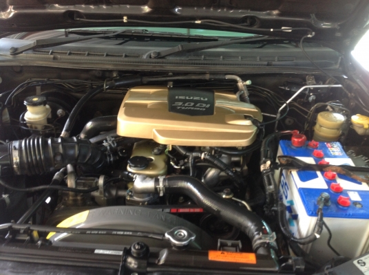 ขายรถครอบครัว  isuzu advanture 4x4 ปี 2004 มือเดียวราคาลดได้ครับ