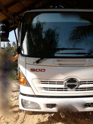 รถฮีโน่ 6 ล้อดั้ม 175 แรงม้า. ปี 55  ( รถวิ่ง 4x,xxx กม. )  สนใจติดต่อ 081 - 6079515