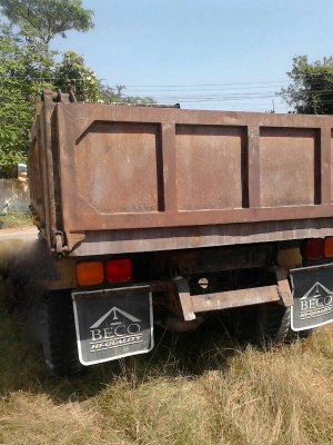 รถฮีโน่ 6 ล้อดั้ม 175 แรงม้า. ปี 55  ( รถวิ่ง 4x,xxx กม. )  สนใจติดต่อ 081 - 6079515