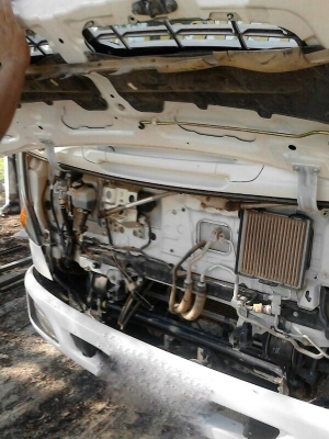 รถฮีโน่ 6 ล้อดั้ม 175 แรงม้า. ปี 55  ( รถวิ่ง 4x,xxx กม. )  สนใจติดต่อ 081 - 6079515