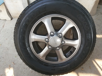 ขายล้อแม็กISUZU 16 นิ้ว 6 ก้าน ( สีกัลเงา ) พร้อมยาง BRIDGESTONE DUELER HT 1 ชุด ขายล้อแม็กISUZU 16 นิ้ว 6 ก้าน ( สีกัลเงา ) พร้อมยาง BRIDGESTONE DUELER HT 1 ชุด