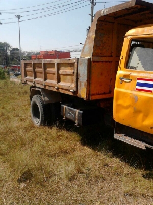 รถอีซูซุ หัวยาว 6 ล้อดั้ม 145 แรงม้า.  สนใจติดต่อ 081 - 6079515