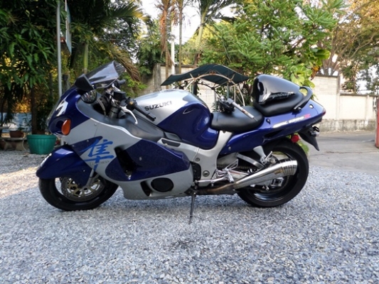 ขาย SUZUKI HAYABUSA ปี 2001 สีเดิมทั้งคัน สภาพสวยตามรูป พร้อมสรรพสามิตรแท้ มีปั๊มติ๊กในถังแล้ว ราคา 210,000