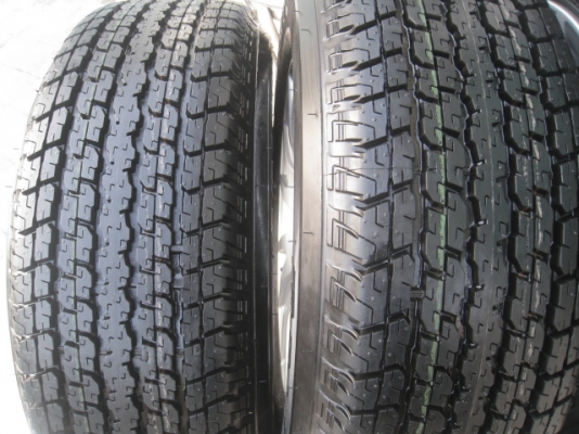 ขายล้อแม็กถอดป้ายแดง Mitsu Pajero sport 17"x7.5" et38 6รู139.7 + ยาง Bridgestone dueler h/t 840 245/65r17 ยางผลิตสัปดาห์ที่22,2 เส้นและ 23,2เส้น ปี13 ตุ่มและสีที่หน้ายางมีทุกเส้น ขายทั้งชุด 23,500 บาทครับ สนใจติดต่อเล็กคลองสาม (081-3747940)