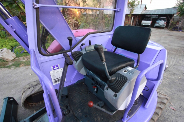 ขายแม็คโค KOMATSU PC50UU-2 นำเข้าจากญี่ปุ่น ไม่เคยผ่านการใช้งานในไทย มี VDO ทดลองขับให้ดู ติดต่อ 086-775-7900 ขายแม็คโค KOMATSU PC50UU-2 นำเข้าจากญี่ปุ่น ไม่เคยผ่านการใช้งานในไทย มี VDO ทดลองขับให้ดู ติดต่อ 086-775-7900