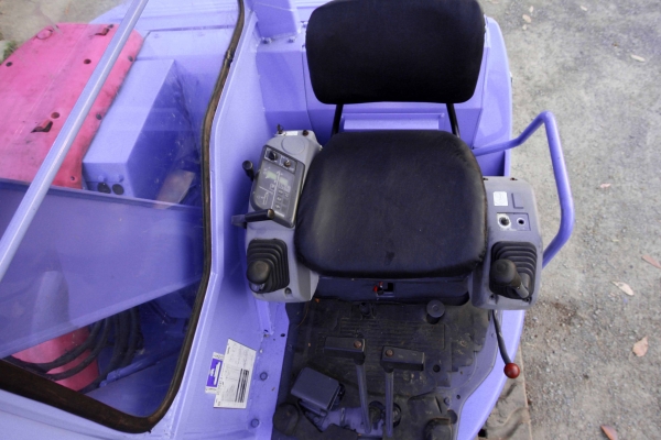 ขายแม็คโค KOMATSU PC50UU-2 นำเข้าจากญี่ปุ่น ไม่เคยผ่านการใช้งานในไทย มี VDO ทดลองขับให้ดู ติดต่อ 086-775-7900 ขายแม็คโค KOMATSU PC50UU-2 นำเข้าจากญี่ปุ่น ไม่เคยผ่านการใช้งานในไทย มี VDO ทดลองขับให้ดู ติดต่อ 086-775-7900