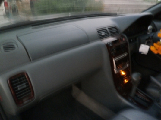 อดีตรถผู้บริหารมือดียวป้ายแดงประหยัดดวยแก๊สหัวฉีด