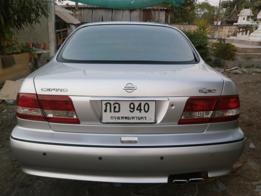 อดีตรถผู้บริหารมือดียวป้ายแดงประหยัดดวยแก๊สหัวฉีด