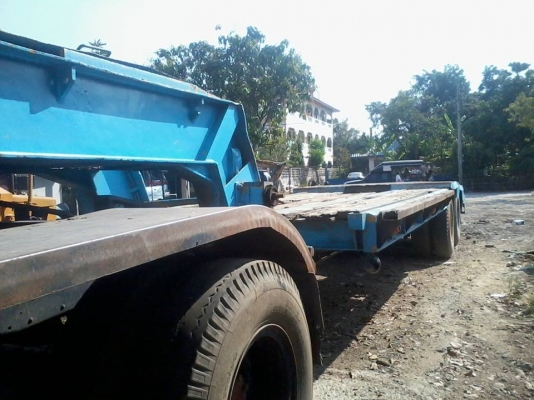 แทรนเลอร์  หางโรเบส หัวnissan UD  1300000