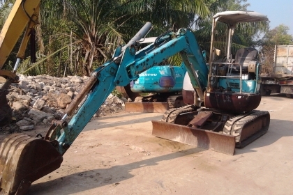 ขายแมคโคร KOBELCO SK30UR-2 เก่านอกแท้ๆ ราคาพร้อมส่งค่ะ