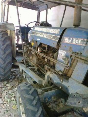 ขายรถไถ FORD 6610 เพลาเดี่ยว 3 จาน 7 จาน ใบมีดดันหน้า ที่ตัดหญ้า เอกสารเล่มทะเบียน ราคา 300000