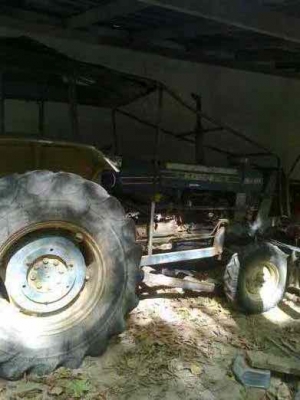 ขายรถไถ FORD 6610 เพลาเดี่ยว 3 จาน 7 จาน ใบมีดดันหน้า ที่ตัดหญ้า เอกสารเล่มทะเบียน ราคา 300000