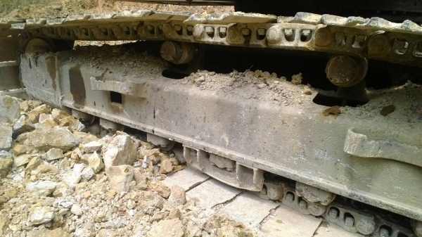 CAT320 V2  ใช้งานอยู่ ทำงานดีมาก มีตำหนิที่แผ่นและสี อย่างอื่นได้...ไฟฟ้ามี แอร์มี เอวแน่น