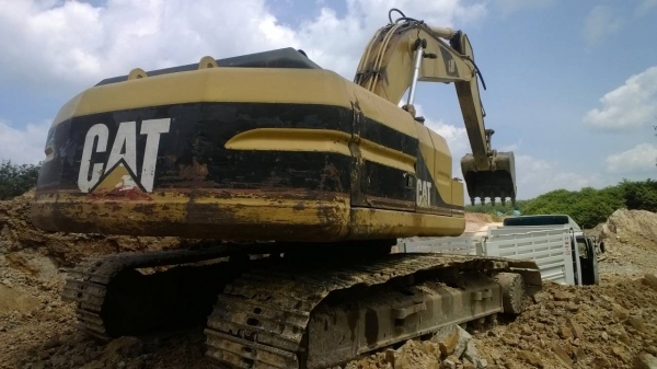 CAT320 V2  ใช้งานอยู่ ทำงานดีมาก มีตำหนิที่แผ่นและสี อย่างอื่นได้...ไฟฟ้ามี แอร์มี เอวแน่น