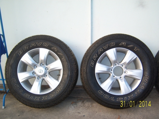 แม็กโตโยต้า ขอบ17ประกอบนอก พร้อมยาง 265 65 17 ปี 12 1ชุด มีฝาครบ