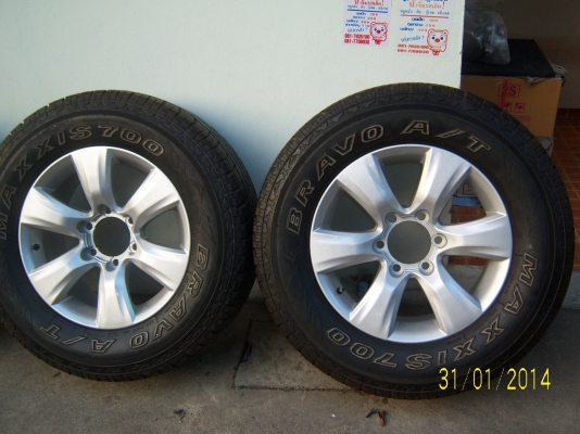 แม็กโตโยต้า ขอบ17ประกอบนอก พร้อมยาง 265 65 17 ปี 12 1ชุด มีฝาครบ