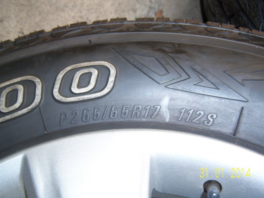 แม็กโตโยต้า ขอบ17ประกอบนอก พร้อมยาง 265 65 17 ปี 12 1ชุด มีฝาครบ