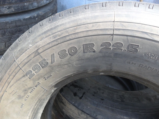 ยาง 295/80R22.5 สวยๆ ราคา เส้นละ 2500 บาท