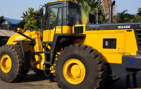 ขายรถตักKOMUTSU WA420-3A  เก่านอก
