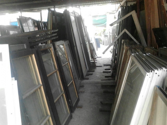 ขายไม้และอุปกรณ์โคลงหลังคา+กระเบื้อง ขายไม้และอุปกรณ์โคลงหลังคา+กระเบื้อง