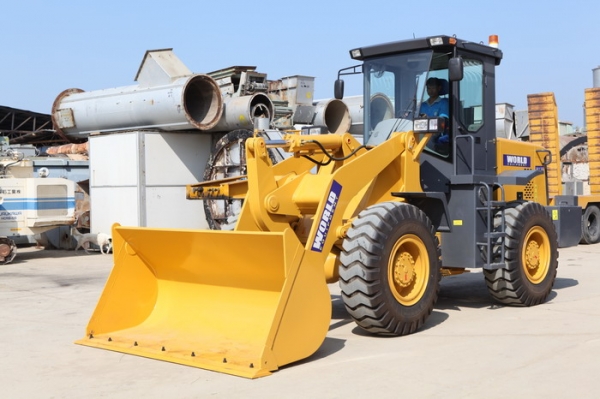 รถตักใหม่ขนาด 2 &amp; 3 คิวยี่ห้อ WORLD W136, W156 แกร่งเหนือใคร ราคาสุดคุ้ม รับประกันให้ 1 ปีพร้อมเปลี่ยนถ่านน้ำมันเครื่องให้ 2 ครั้งหรือตามระยะ