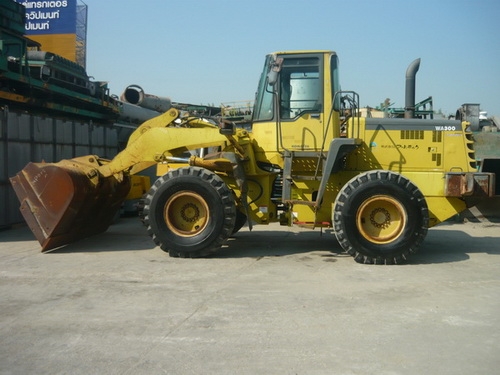 รถตักล้อยาง 3 คิว Komatsu WA300-3E รถเก่านอก ยังไม่เคยผ่านการใใช้งานในไทย 100\%