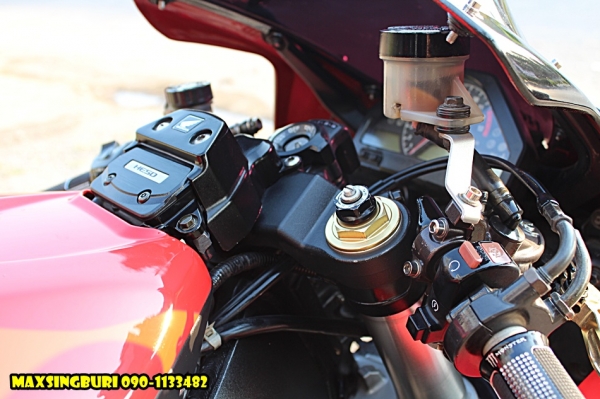 แม็กสิงห์บุรี//HONDA CBR1000RR ปี2005 สภาพสวยพร้อม่อแต่ง MORIWAKI ทะเบียนพร้อมโอน 225000