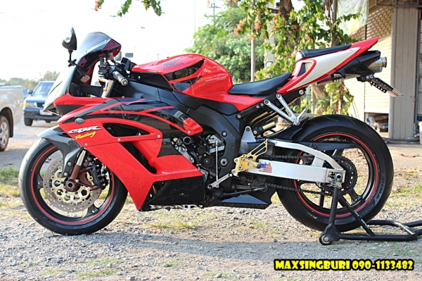 แม็กสิงห์บุรี//HONDA CBR1000RR ปี2005 สภาพสวยพร้อม่อแต่ง MORIWAKI ทะเบียนพร้อมโอน 225000