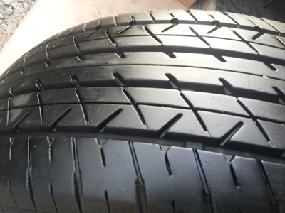ขายยาง215/60/16 ปี 11 BRIDGESTONE TURANZA ER33 1 ชุด