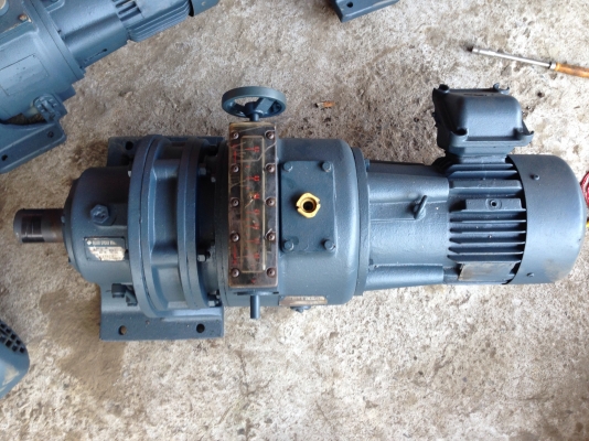 ขายมอเตอร์เกียร์ปรับรอบ Sumitomo 3 HP. 380 V ตัวมอเตอร์เป็นแบบกันระเบิด ปรับรอบได้ตั้งแต่ 17-72 รอบต่อนาที โดยประมาณ สภาพสวย พร้อมใช้งาน