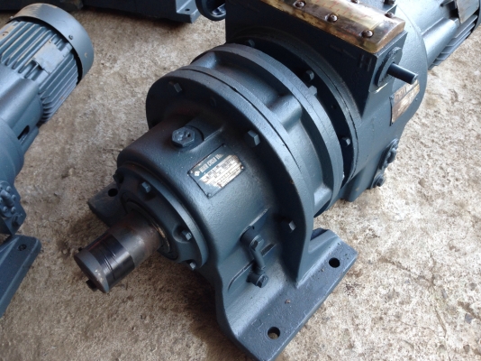 ขายมอเตอร์เกียร์ปรับรอบ Sumitomo 3 HP. 380 V ตัวมอเตอร์เป็นแบบกันระเบิด ปรับรอบได้ตั้งแต่ 17-72 รอบต่อนาที โดยประมาณ สภาพสวย พร้อมใช้งาน