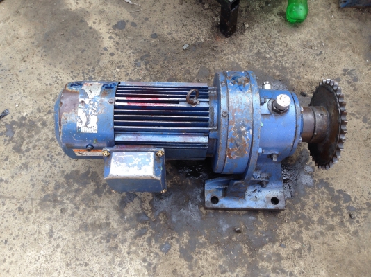 ขายมอเตอร์เกียร์ Sumitomo cycro drive 3 HP. 380 V อัตราทด 1:85 เพลาออกประมาณ 17 รอบต่อนาที สภาพสวย วิ่งนิ่ม พร้อมใช้งาน