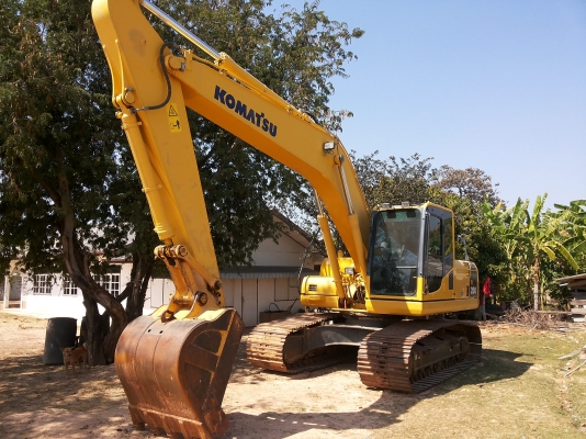 ขายpc200-8 รถสวยเจ้าของขายเอง3262ชั่วโมงและเทเลอร์หางโลเบท