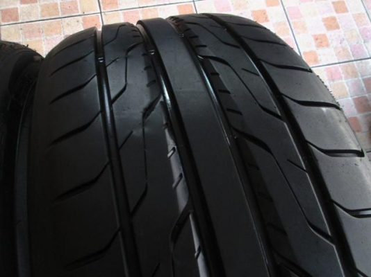 ขายยาง TOYO DRB 245-35-20 ปลายปี12 ถูกๆ (1 คู่)