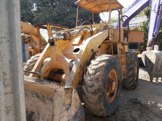 ขายรถตัก KOMATSU  JH 60  สภาพพร้อมใช้  เครื่องดี ปั้มดีเกียร์ทอคร์แลงดี ระบบยก-ตัก แรงดี  พวงมาลัยเบา ( เจ้าของขายเอง 085-8332943 )