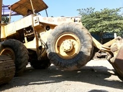 ขายรถตัก KOMATSU  JH 60  สภาพพร้อมใช้  เครื่องดี ปั้มดีเกียร์ทอคร์แลงดี ระบบยก-ตัก แรงดี  พวงมาลัยเบา ( เจ้าของขายเอง 085-8332943 )