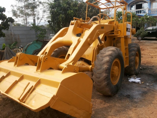 ขายรถตัก KOMATSU  JH 60  สภาพพร้อมใช้  เครื่องดี ปั้มดีเกียร์ทอคร์แลงดี ระบบยก-ตัก แรงดี  พวงมาลัยเบา ( เจ้าของขายเอง 085-8332943 )