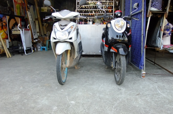 ขายมีโกับฟีโน่ครับสองคัน25000บาทครับ