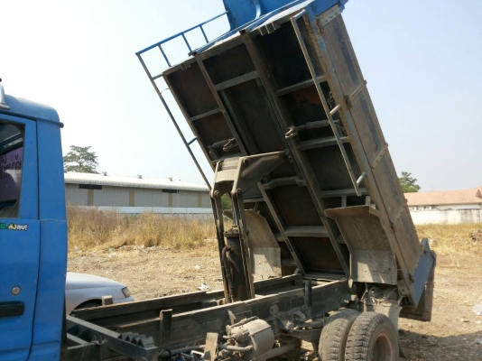 รบรรทุก ISUZU รุ่น KT ล้อใหญ่เครื่อง 100 แรง ราคา 250,000 บ.