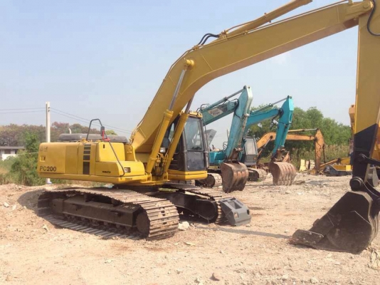 ขายรถแมคโครPC200-6 สภาพพร้อมใช้ สนใจติดต่อบอย 085-1562314