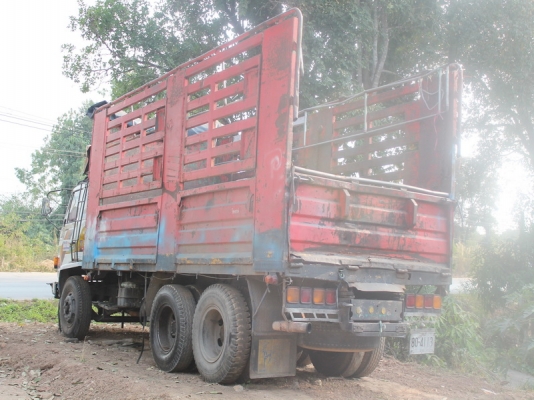 อีซูซุ 10 ล้อเพลาเดียวขอบคุณทีมงานเฮียชัยอุดรครับรับรถไปแล้วครับขอบคุณทีมงานพี่เสือทุกๆคนครับ