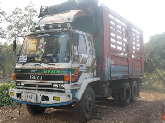 อีซูซุ 10 ล้อเพลาเดียวขอบคุณทีมงานเฮียชัยอุดรครับรับรถไปแล้วครับขอบคุณทีมงานพี่เสือทุกๆคนครับ