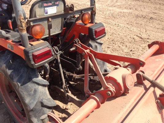 ขายด่วน KUBOTA B2420 เครื่องดี มีภาพวีดีโอ อุปกรณ์ มี 3 รายการ ผาน5 โรตารี่ ล้อเหล็ก สภาพสวยพร้อมใช้