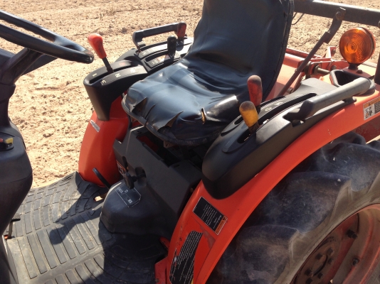 ขายด่วน KUBOTA B2420 เครื่องดี มีภาพวีดีโอ อุปกรณ์ มี 3 รายการ ผาน5 โรตารี่ ล้อเหล็ก สภาพสวยพร้อมใช้