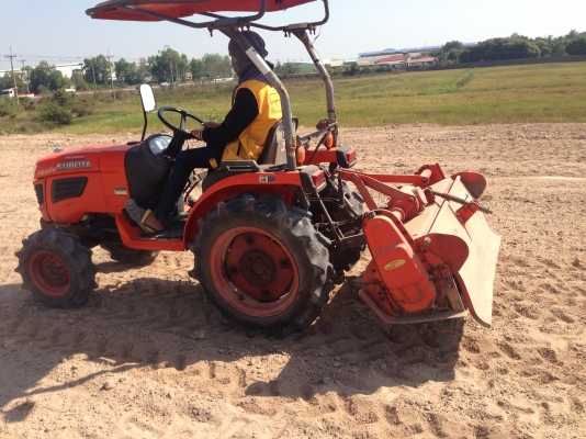 ขายด่วน KUBOTA B2420 เครื่องดี มีภาพวีดีโอ อุปกรณ์ มี 3 รายการ ผาน5 โรตารี่ ล้อเหล็ก สภาพสวยพร้อมใช้ ขายด่วน KUBOTA B2420 เครื่องดี มีภาพวีดีโอ อุปกรณ์ มี 3 รายการ ผาน5 โรตารี่ ล้อเหล็ก สภาพสวยพร้อมใช้