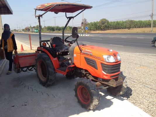 ขายด่วน KUBOTA B2420 เครื่องดี มีภาพวีดีโอ อุปกรณ์ มี 3 รายการ ผาน5 โรตารี่ ล้อเหล็ก สภาพสวยพร้อมใช้