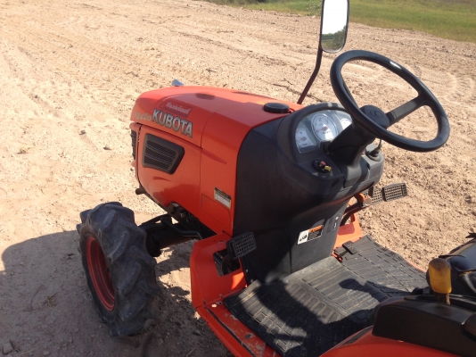 ขายด่วน KUBOTA B2420 เครื่องดี มีภาพวีดีโอ อุปกรณ์ มี 3 รายการ ผาน5 โรตารี่ ล้อเหล็ก สภาพสวยพร้อมใช้